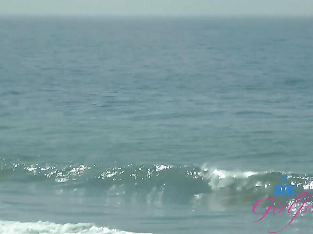 POV car blowjob and fingering on the way to Malibu with Lana Smalls