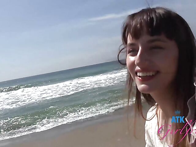 POV car blowjob and fingering on the way to Malibu with Lana Smalls