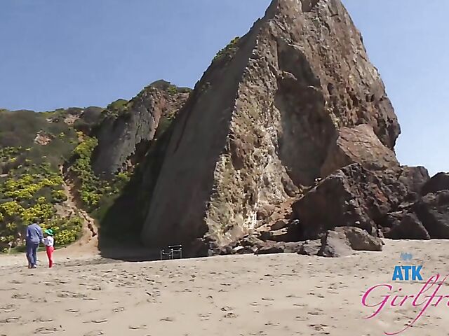 POV car blowjob and fingering on the way to Malibu with Lana Smalls