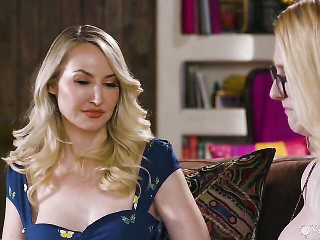 MILF and teen lesbian foursome with Kendra James, Coco Lovelock, Audrey Madison and Alicia Williams