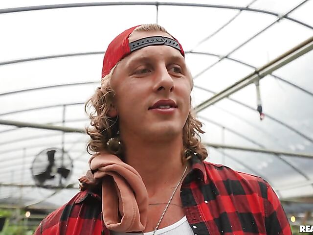 Hot sex in the garden with naughty natural girl Kylie Rocket