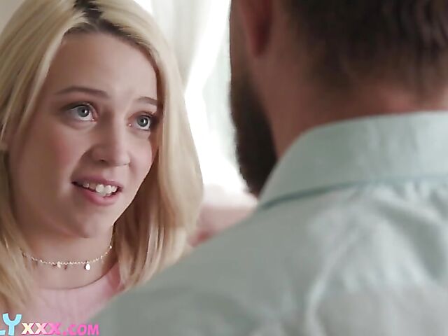 Fuck time with cute blonde teen stepdaughter Madison Summers