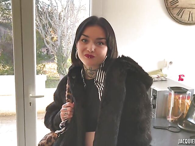 Incredible French threesome with Manea Valentina and Crystal