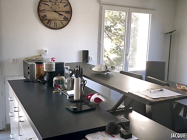 Incredible French threesome with Manea Valentina and Crystal