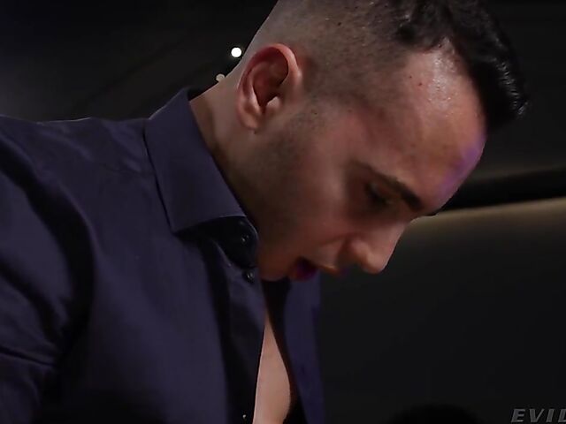 Squirting anal addict in pink high heels Martina Smeraldi