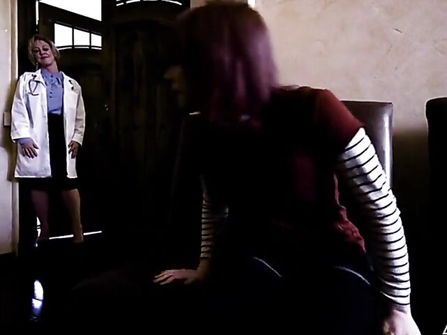 Ella Hollywood & Khloe Kay - Tranny DP with busty MILF doctor Dee Williams