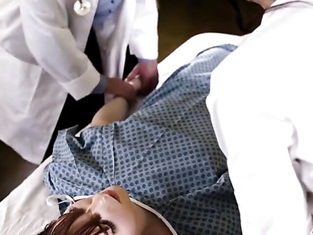 Ella Hollywood & Khloe Kay - Tranny DP with busty MILF doctor Dee Williams