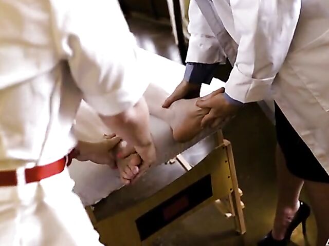 Ella Hollywood & Khloe Kay - Tranny DP with busty MILF doctor Dee Williams