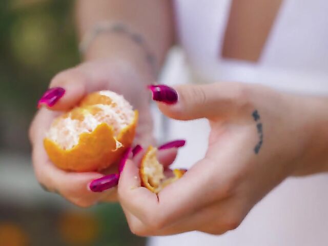 Nina Belucci - Summer girl with big pussy lips