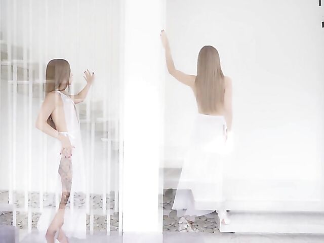 Nina Belucci - Summer girl with big pussy lips