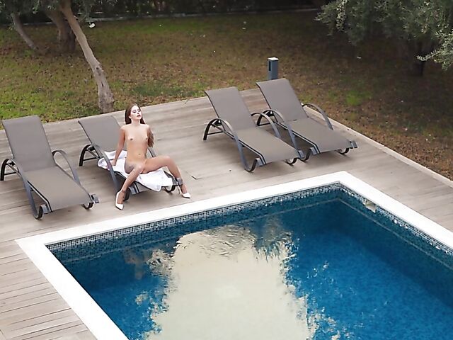 Nina Belucci - Summer girl with big pussy lips