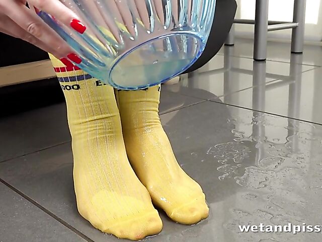 Big tits piss fun alone with curvy Taylee Wood