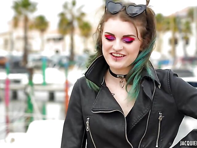 Alt girl with small pierced tits Trixy Kitty craves double penetration