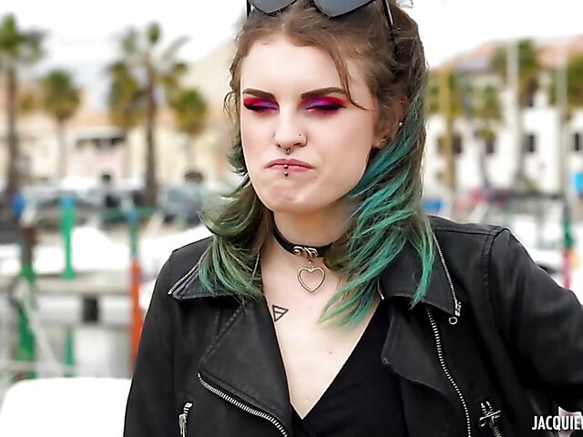 Alt girl with small pierced tits Trixy Kitty craves double penetration