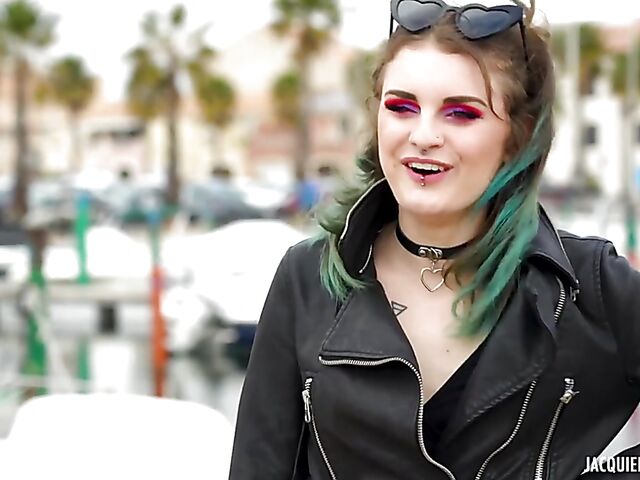 Alt girl with small pierced tits Trixy Kitty craves double penetration