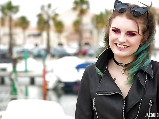 Alt girl with small pierced tits Trixy Kitty craves double penetration