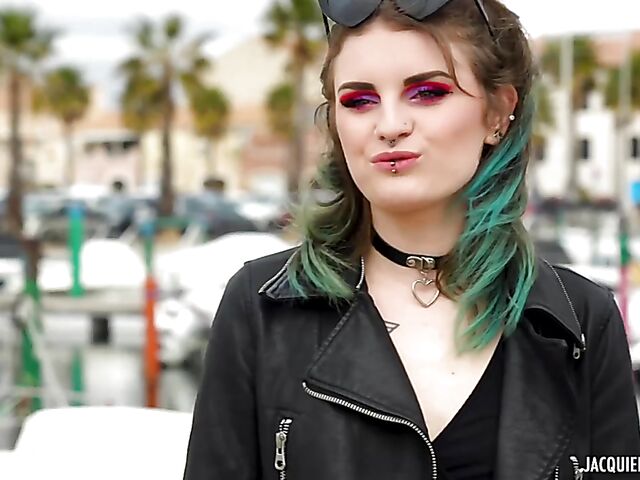 Alt girl with small pierced tits Trixy Kitty craves double penetration