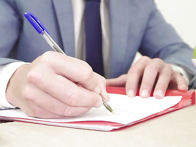 Blowjob under the table and pussy pounding in the kitchen with Isabella De Laa