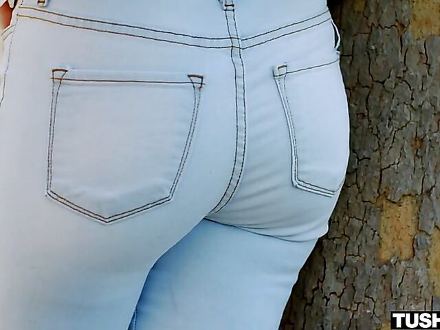 Pale anal lover Alex Kane gets her wet ass filled