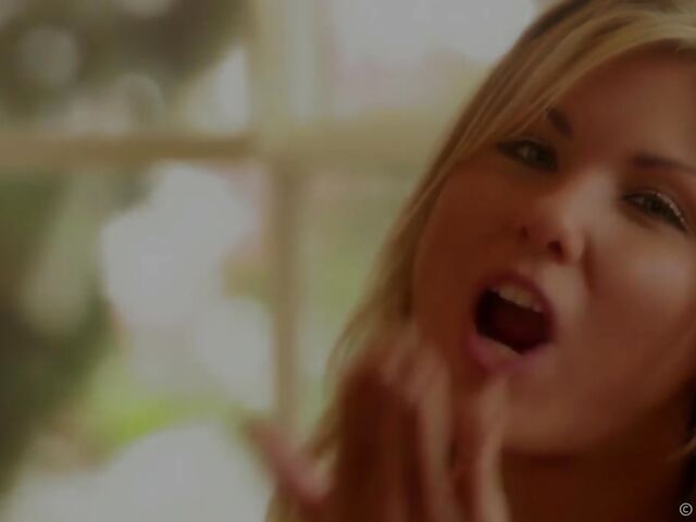 Aubrey Addams - Babyface blonde masturbation outside and interview