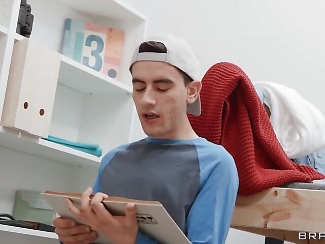 Secret fuck behind the dorm inspector's back with Jayla De Angelis and Jordi El Nino Polla