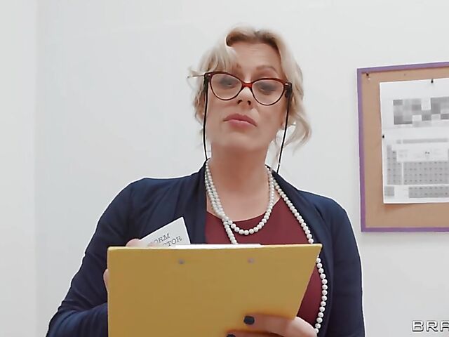 Secret fuck behind the dorm inspector's back with Jayla De Angelis and Jordi El Nino Polla