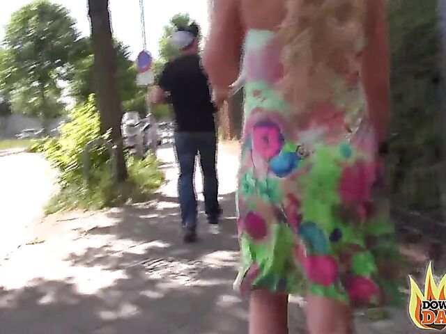 Outdoor threesome with German blonde Jessy Key