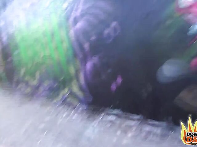 Outdoor threesome with German blonde Jessy Key