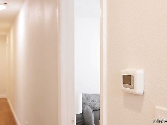 Mellanie Monroe - Big ass stuck mom anal pounded