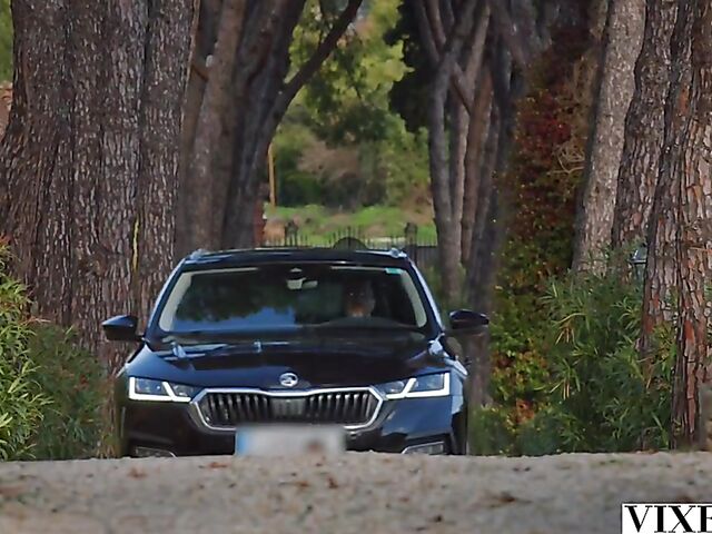 Sex adventure of redhead pornstar Scarlett Jones