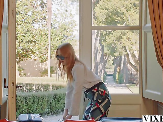 Sex adventure of redhead pornstar Scarlett Jones