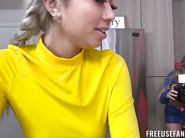 Freee use FFM threesome live stream with Nicole Doshi and Gia Di Bella