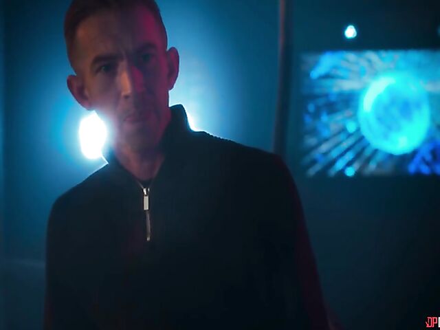 Pink-haired ebony Kiki Minaj anal drilled by a big white dick in the space