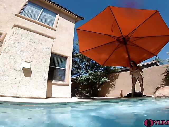 Sofie Marie - Underwater masturbation in the swimming pool with dildos