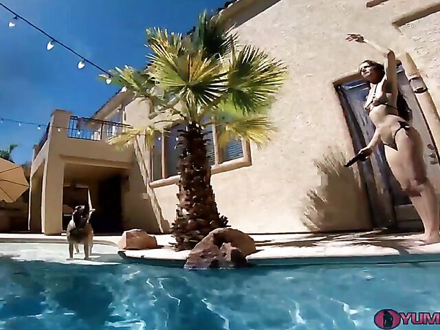 Sofie Marie - Underwater masturbation in the swimming pool with dildos