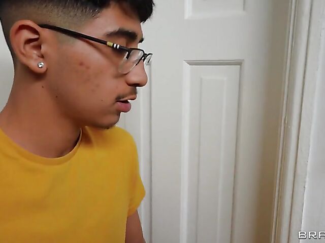 Kelsi Monroe & Dixie Lynn - Every woman wants to fuck that black cock