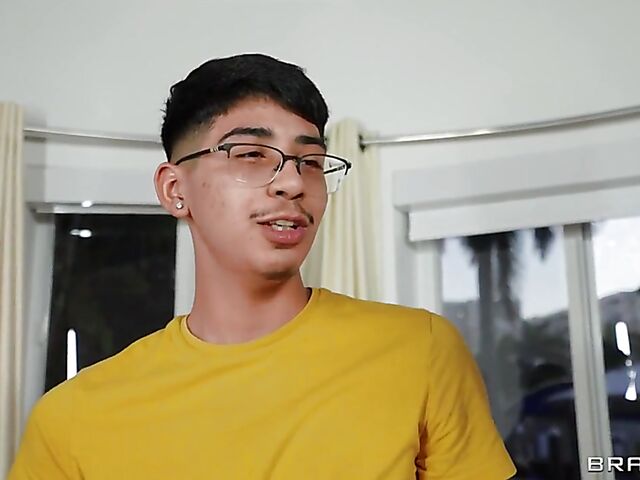 Kelsi Monroe & Dixie Lynn - Every woman wants to fuck that black cock