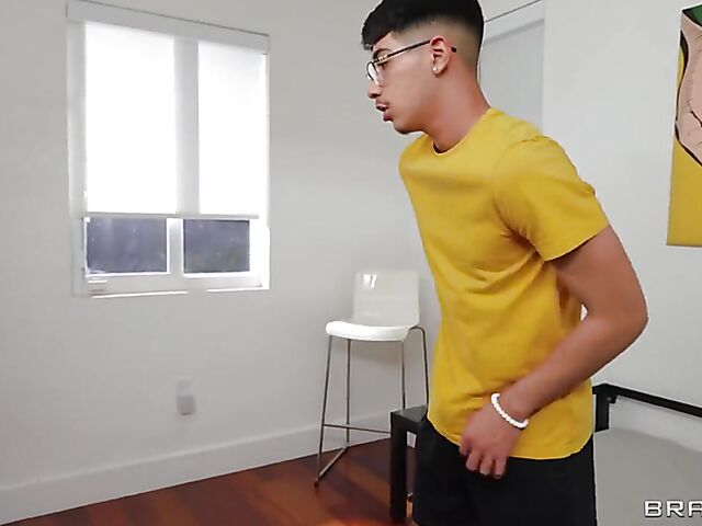 Kelsi Monroe & Dixie Lynn - Every woman wants to fuck that black cock