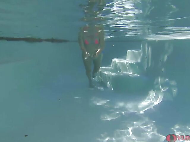 Slender Sofie Marie's underwater sex session with cum in pussy