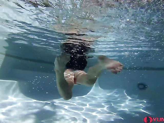 Slender Sofie Marie's underwater sex session with cum in pussy