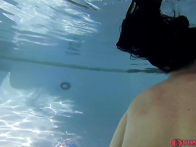 Slender Sofie Marie's underwater sex session with cum in pussy