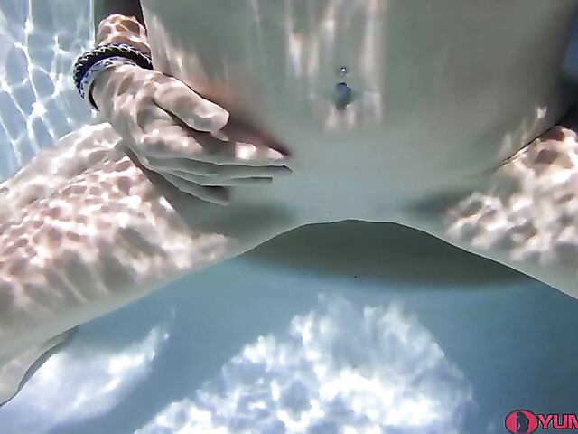 Slender Sofie Marie's underwater sex session with cum in pussy