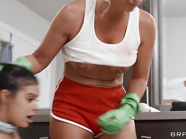 MILF Phoenix Marie lesbian rough sex with bad girl Violet Starr