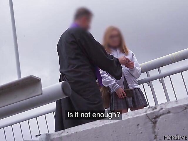 Naive college girl gets tricked into fucking