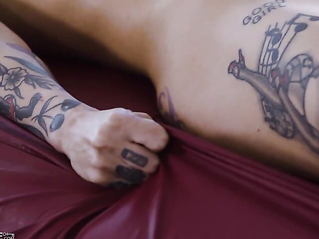 Interracial massage sex with tattoo girl Vanessa Vega