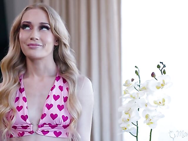 Lesbian redhead Jupiter Jetson loves blondes like Emma Starletto