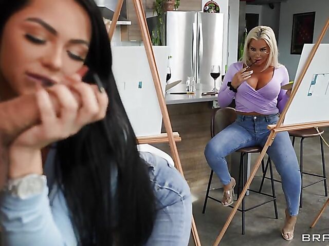 Robbin Banx and MJ Fresh have a hot threesome with nude model Duncan Saint