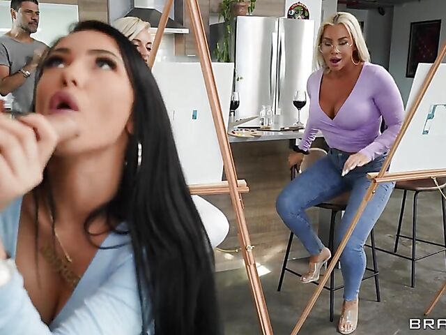 Robbin Banx and MJ Fresh have a hot threesome with nude model Duncan Saint