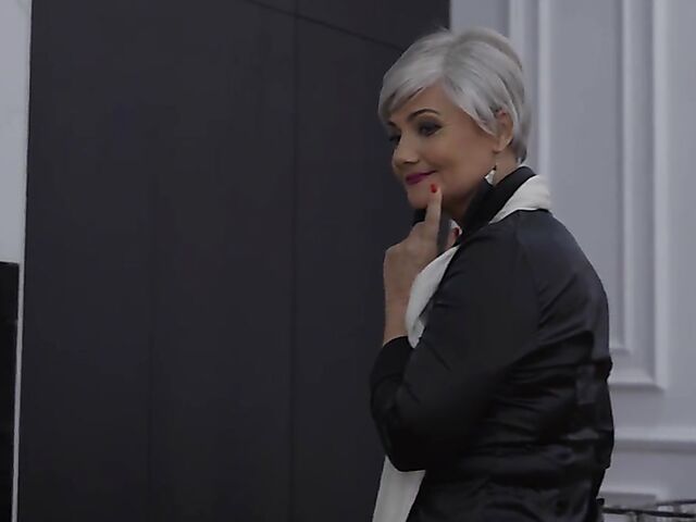 Mature young guy porn with 51-year-old tutor Arwen seducing her student Nikki Nuttz into fucking her sexy old pussy