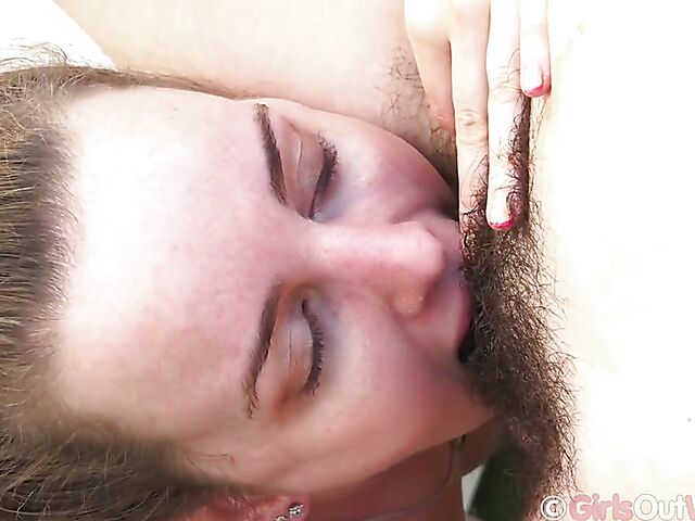 Charlie Forde and her hairy lesbian girlfriend Luca play in the backyard